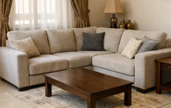 كنب حرف L مستعمل داخل منزل كويتي مع خدمة شراء كنب مستعمل بالكويت